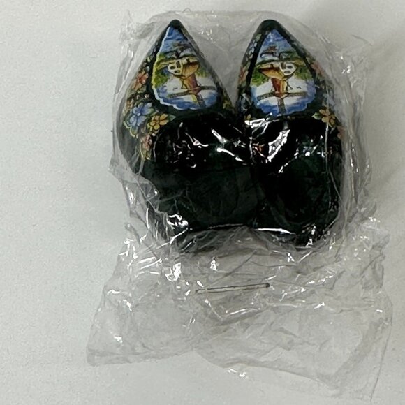 Small Painted Wooden Clogs Windmill Thatched Roof Cottage Magnet - Picture 3 of 5